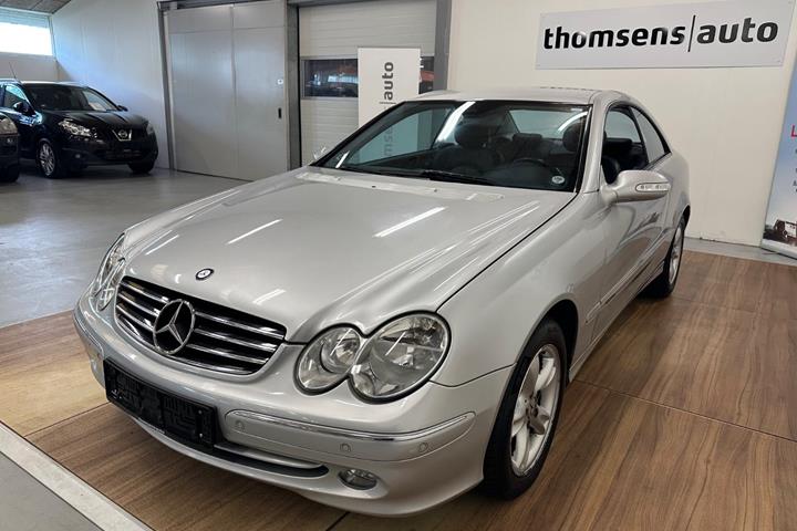 Sølv Mercedes CLK240 fra 2002
