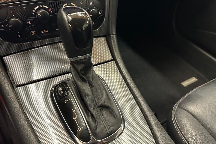Sølv Mercedes CLK240 fra 2002