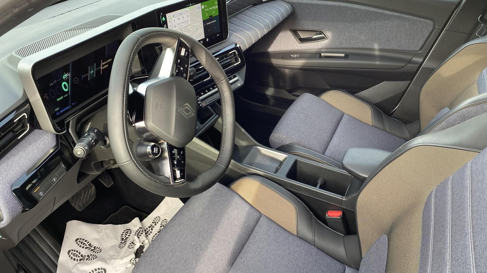 Hvid Renault 5 E-Tech fra 2025
