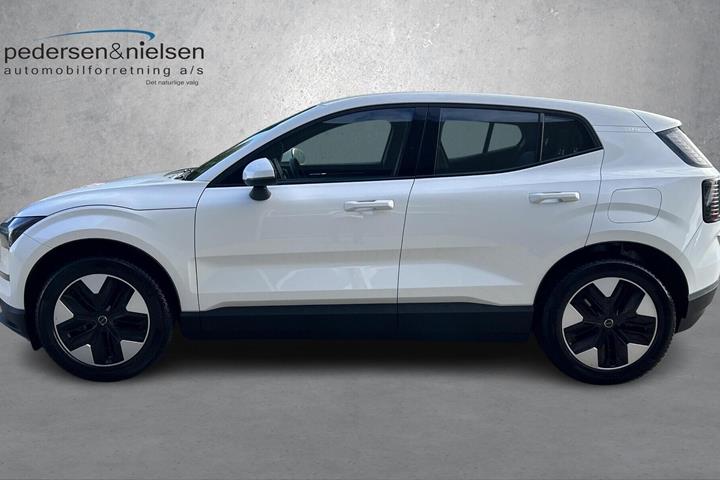 Hvid Volvo EX30 fra 2025