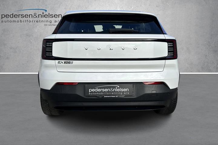 Hvid Volvo EX30 fra 2025