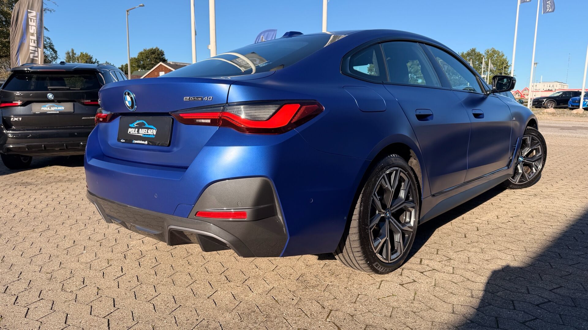 Blå BMW i4 fra 2023