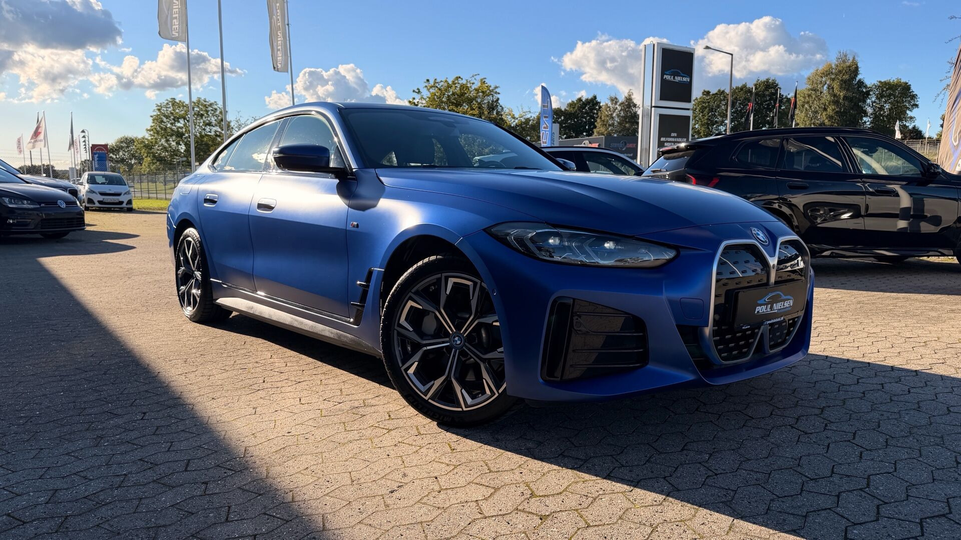 Blå BMW i4 fra 2023