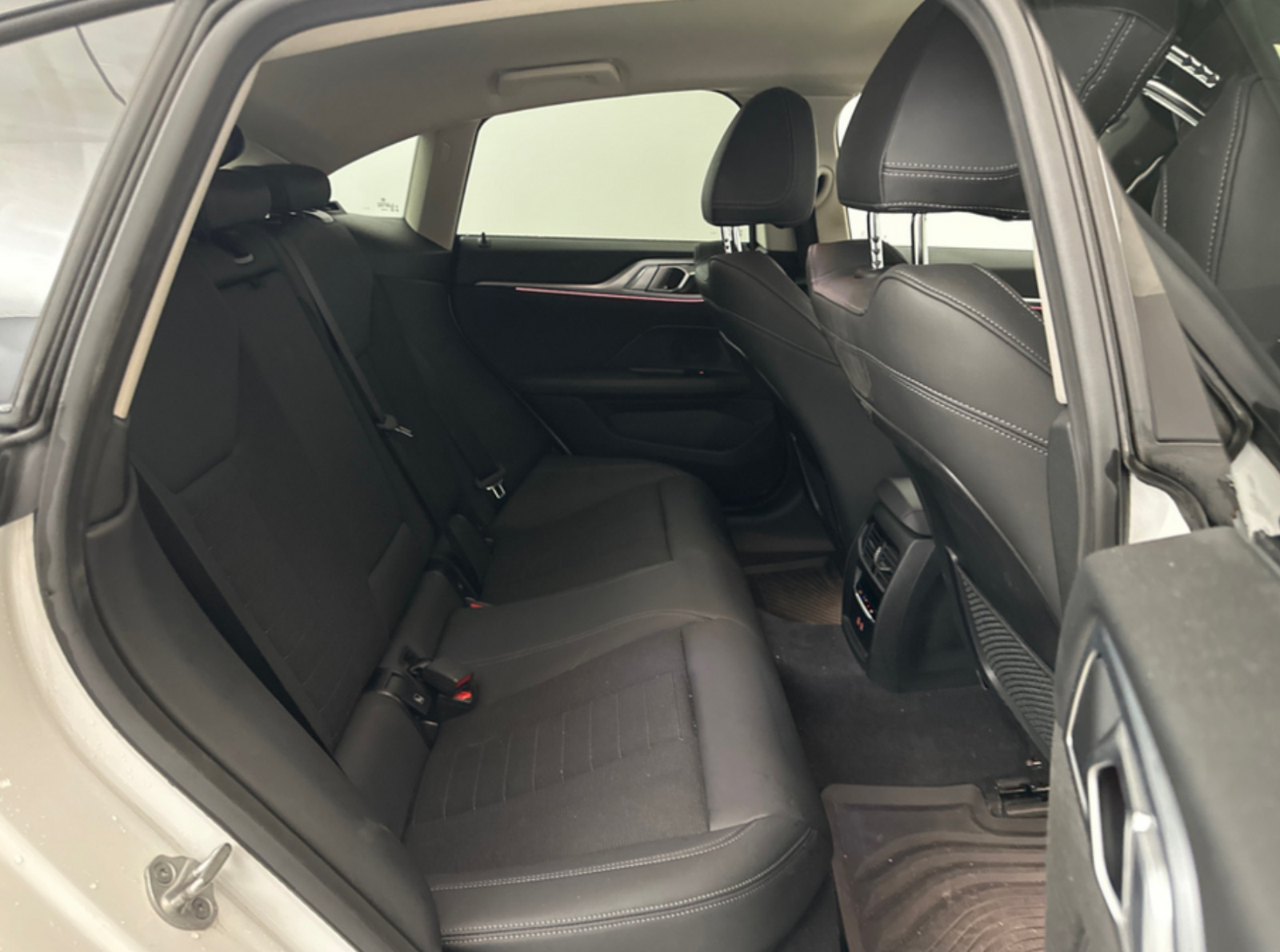 Hvid BMW i4 fra 2024