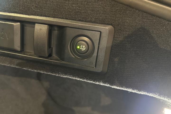 Hvid BMW i4 fra 2024