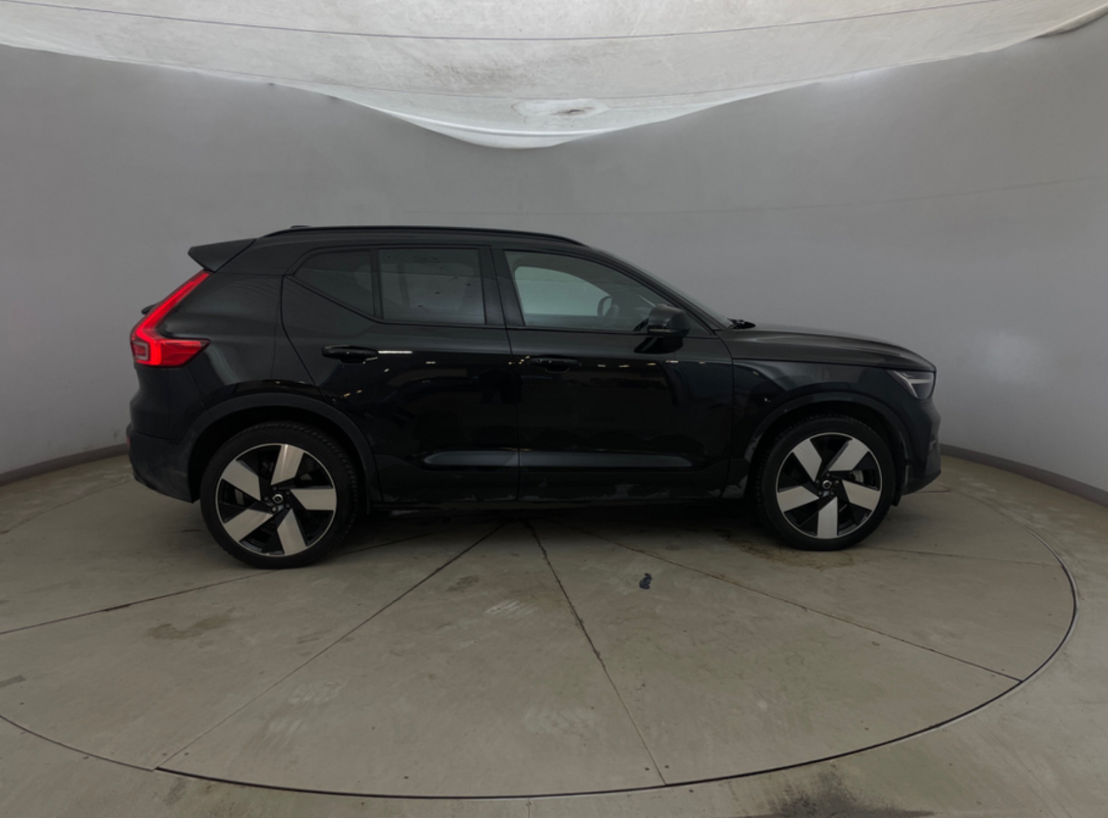 Sort Volvo XC40 fra 2023