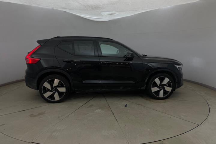 Sort Volvo XC40 fra 2023