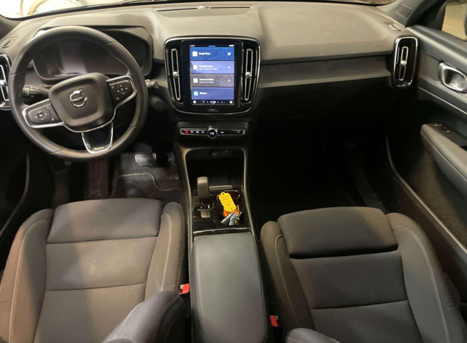 Sort Volvo XC40 fra 2023