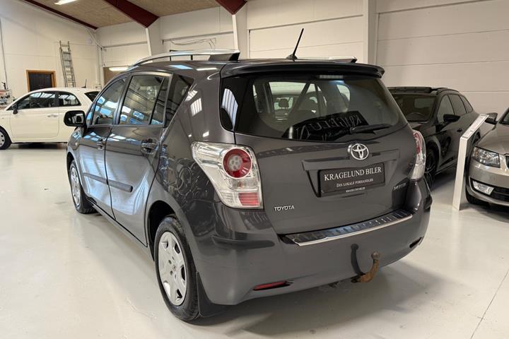 undefined Toyota Verso fra 2010