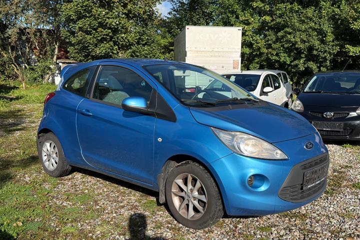 Blå Ford Ka fra 2012