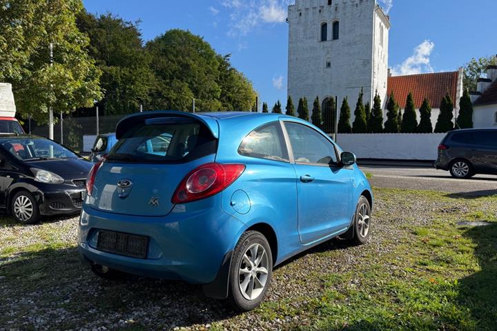 Blå Ford Ka fra 2012