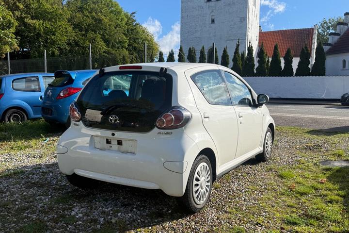 undefined Toyota Aygo fra 2010