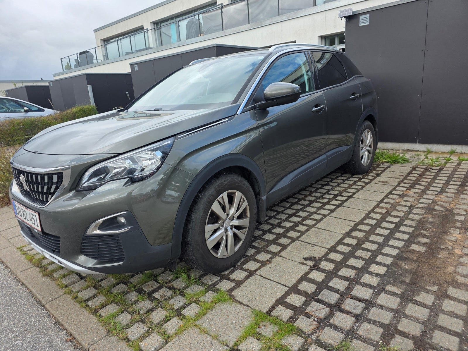 Peugeot 3008 1,2 e-THP 130 Strike