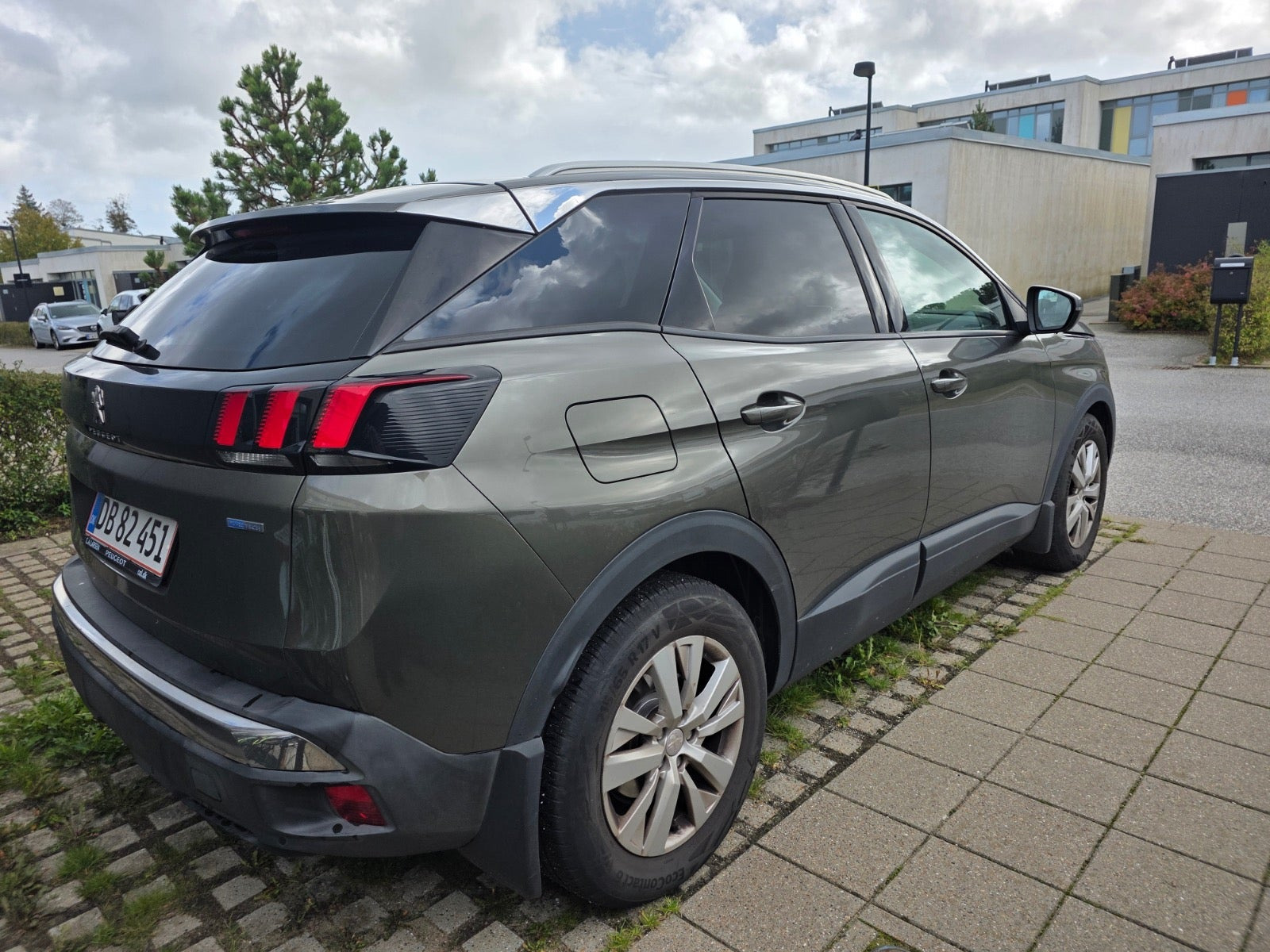 Brun Peugeot 3008 fra 2018