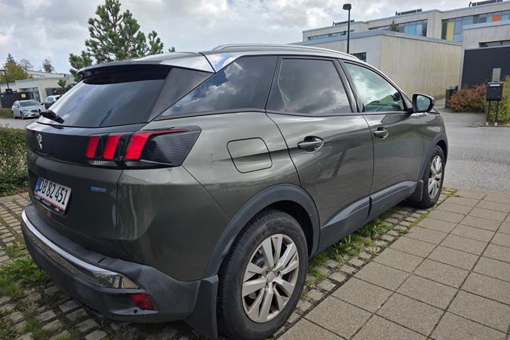 Brun Peugeot 3008 fra 2018