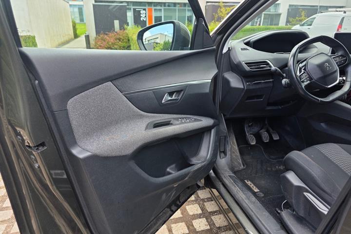 Brun Peugeot 3008 fra 2018