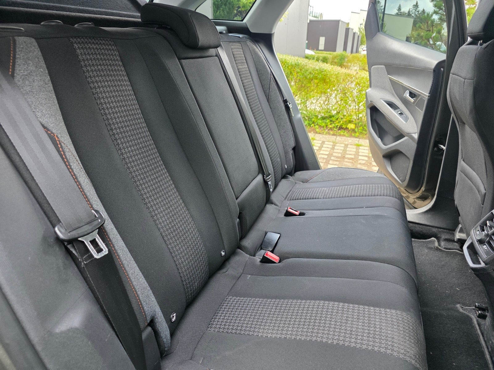 Brun Peugeot 3008 fra 2018