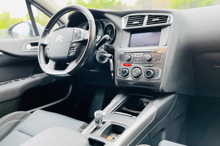 Sølv Citroën C4 fra 2012