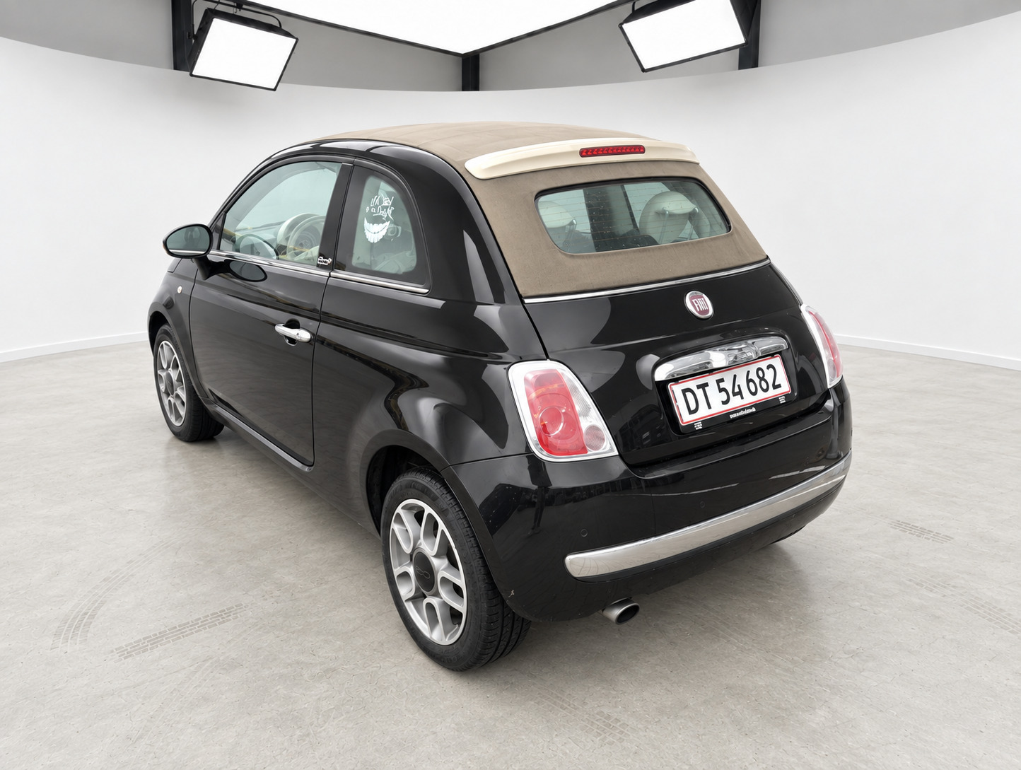 Sort Fiat 500C fra 2012