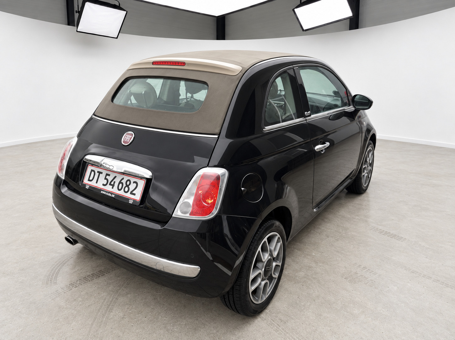 Sort Fiat 500C fra 2012