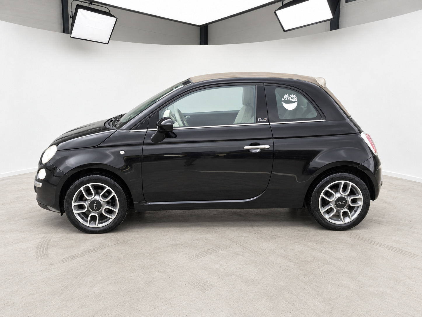 Sort Fiat 500C fra 2012