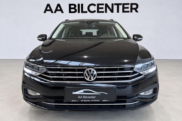 Sort VW Passat fra 2020