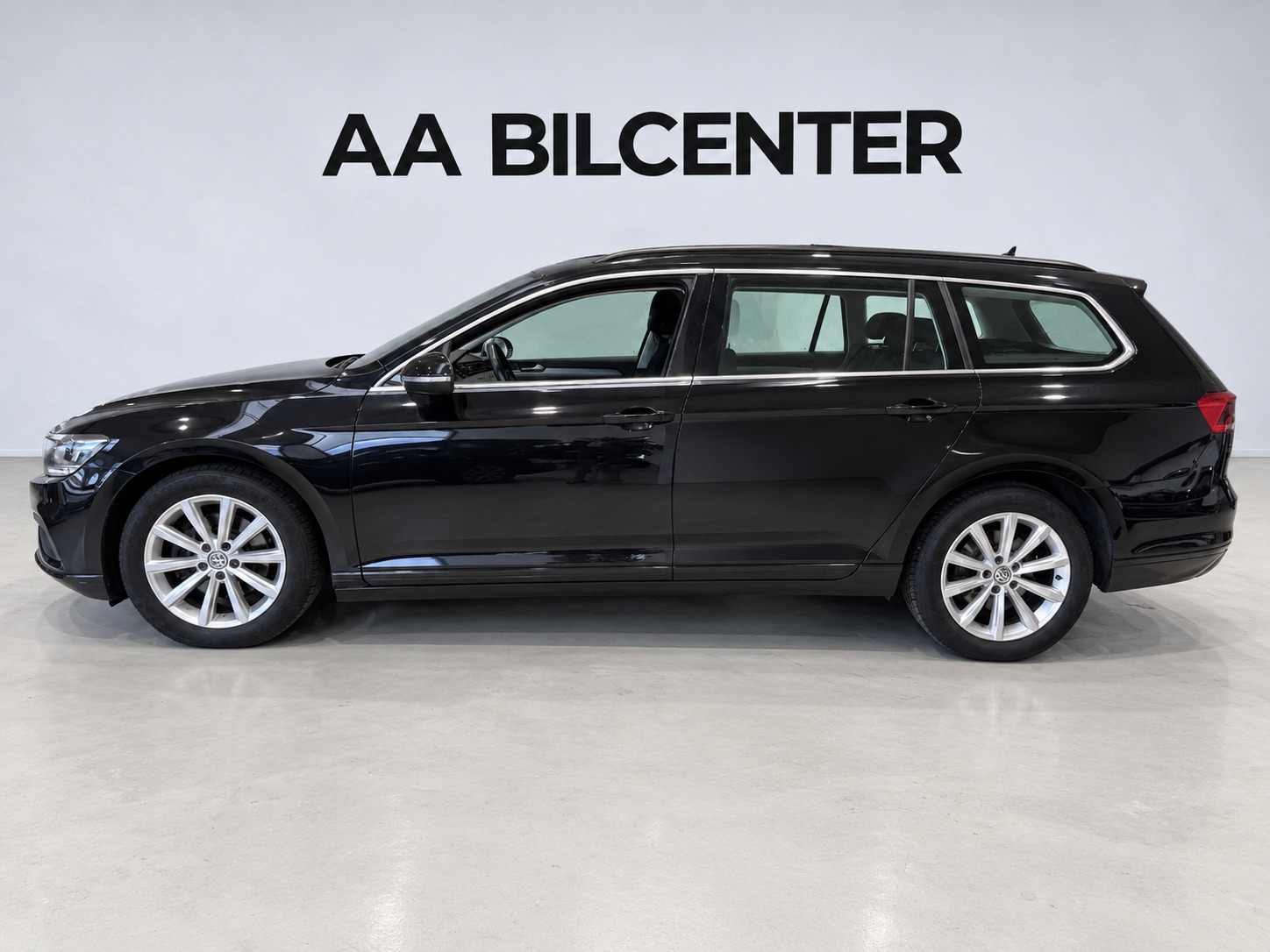 Sort VW Passat fra 2020