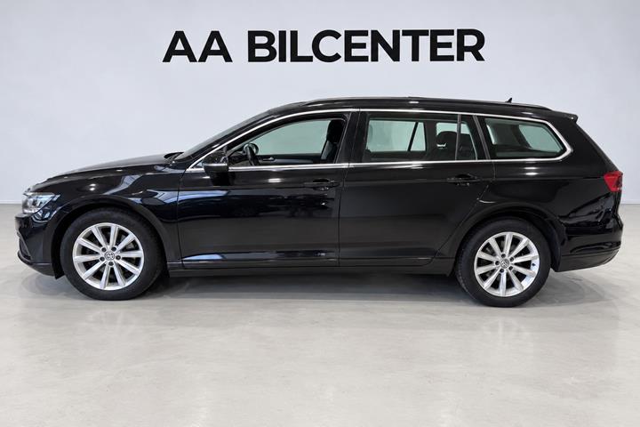 Sort VW Passat fra 2020