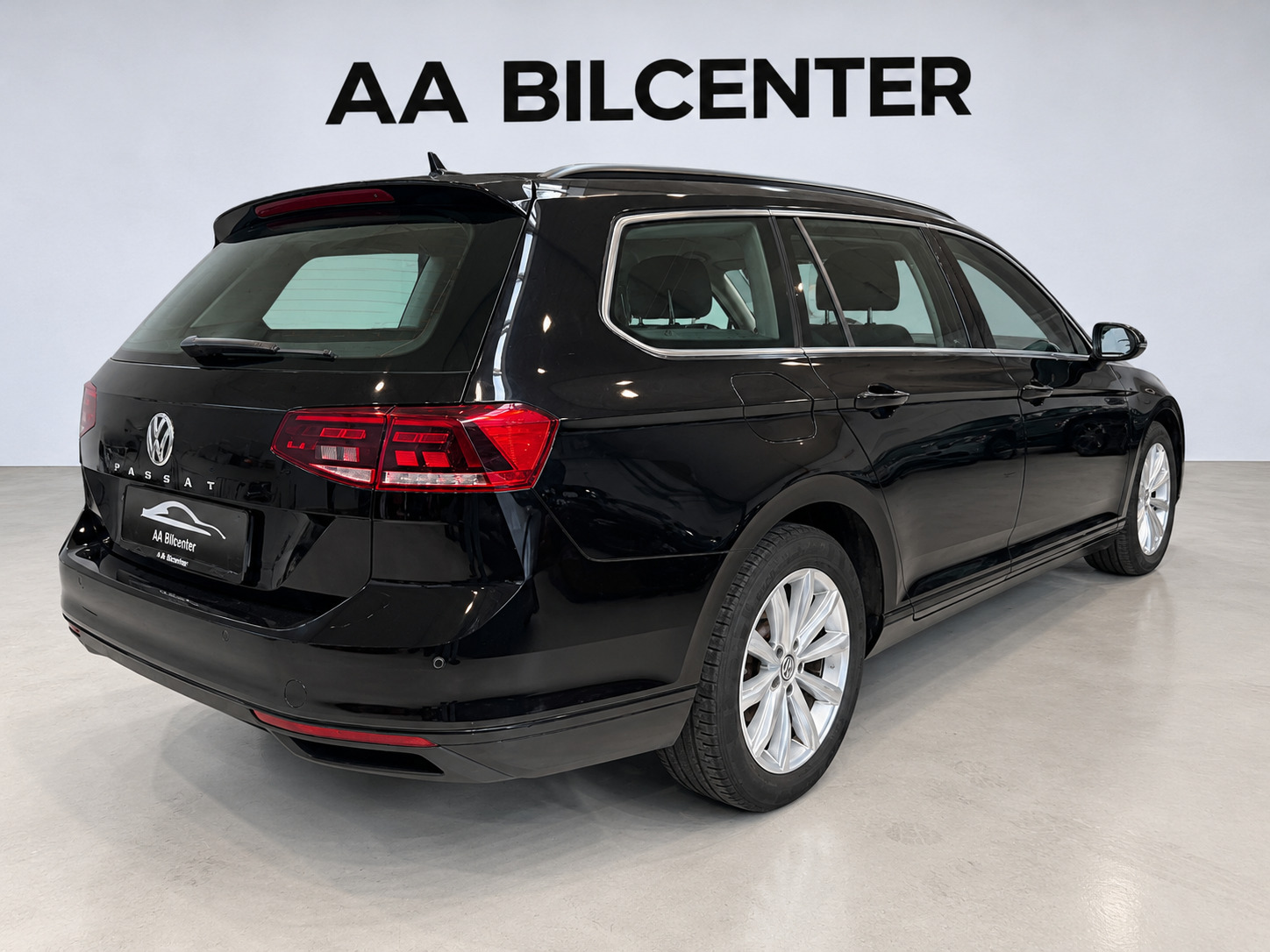 Sort VW Passat fra 2020
