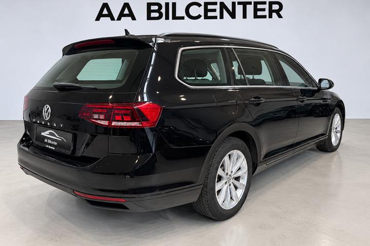 Sort VW Passat fra 2020