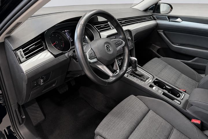 Sort VW Passat fra 2020