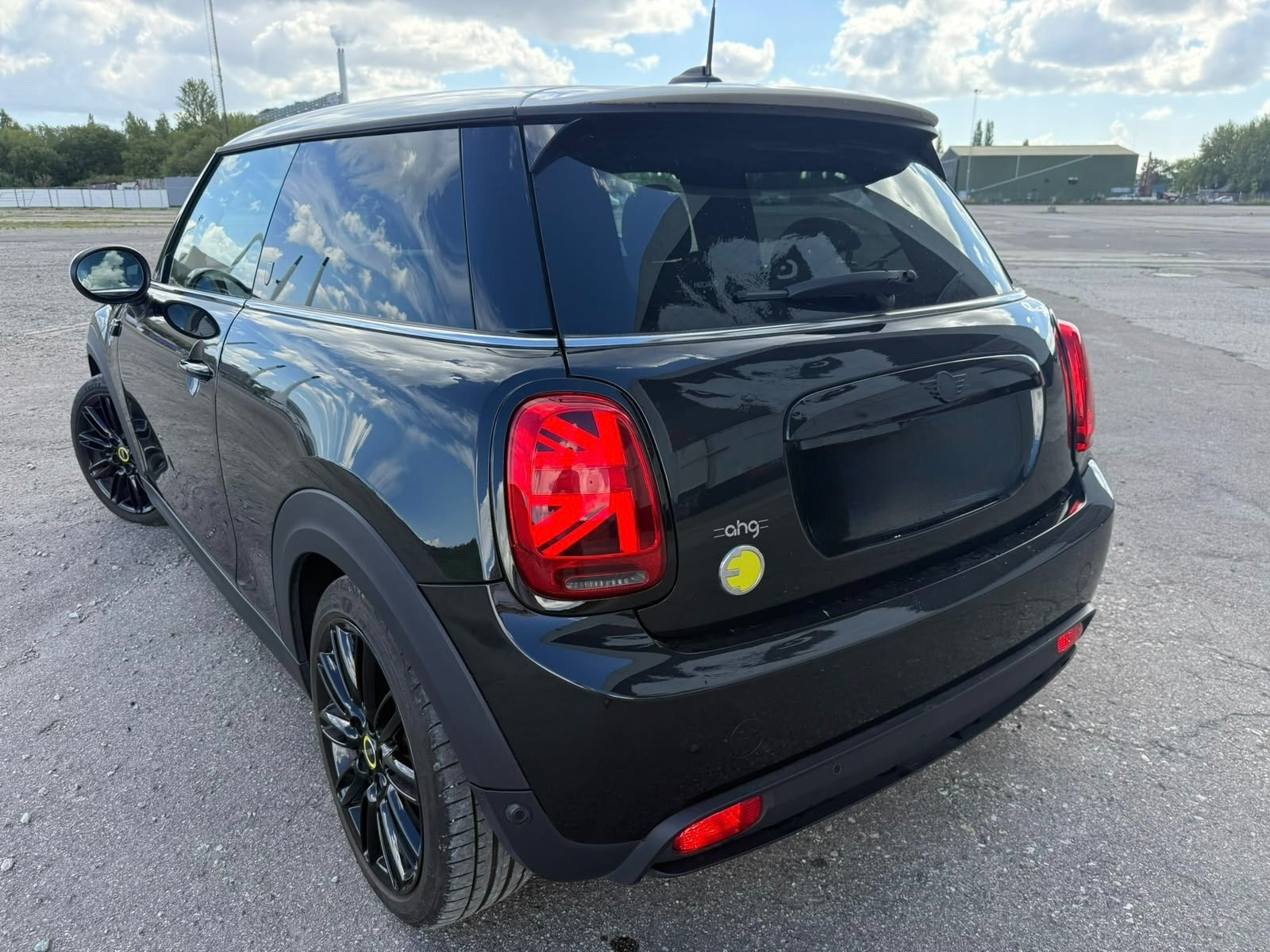 Sort Mini Cooper SE fra 2023