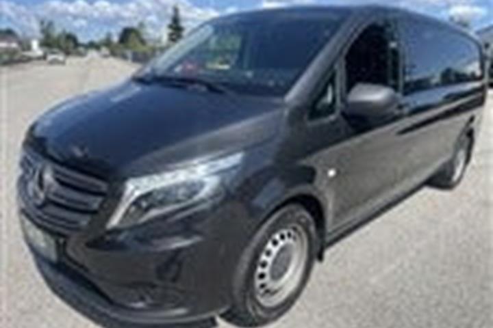 Sort Mercedes Vito 119 fra 2021