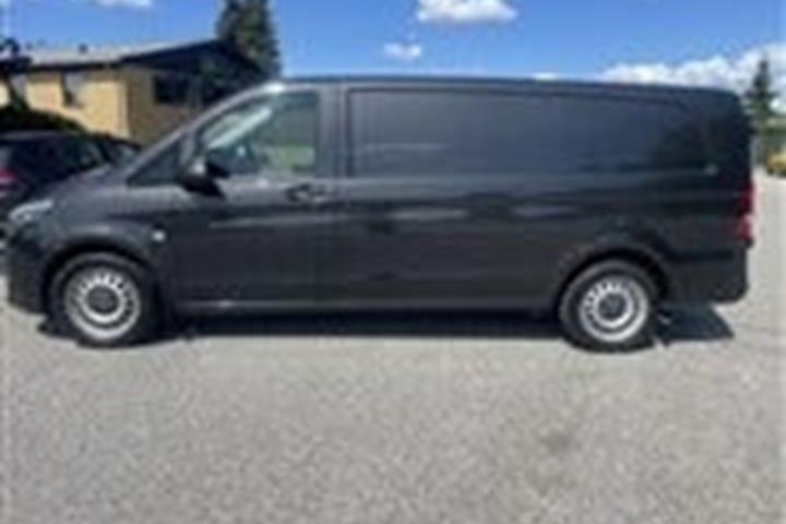 Sort Mercedes Vito 119 fra 2021
