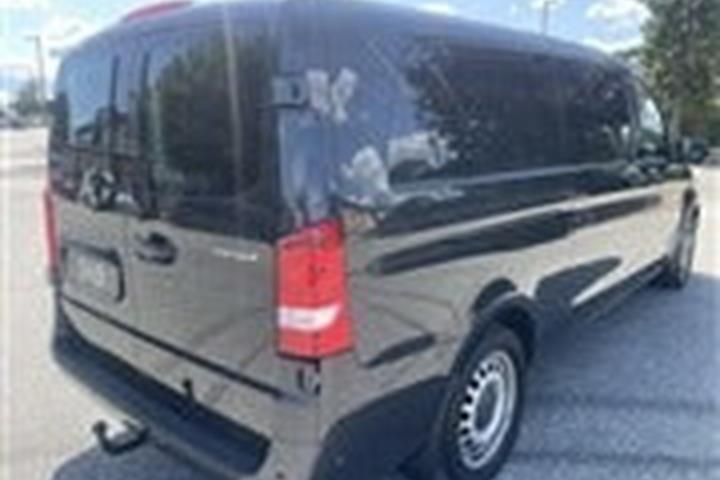 Sort Mercedes Vito 119 fra 2021