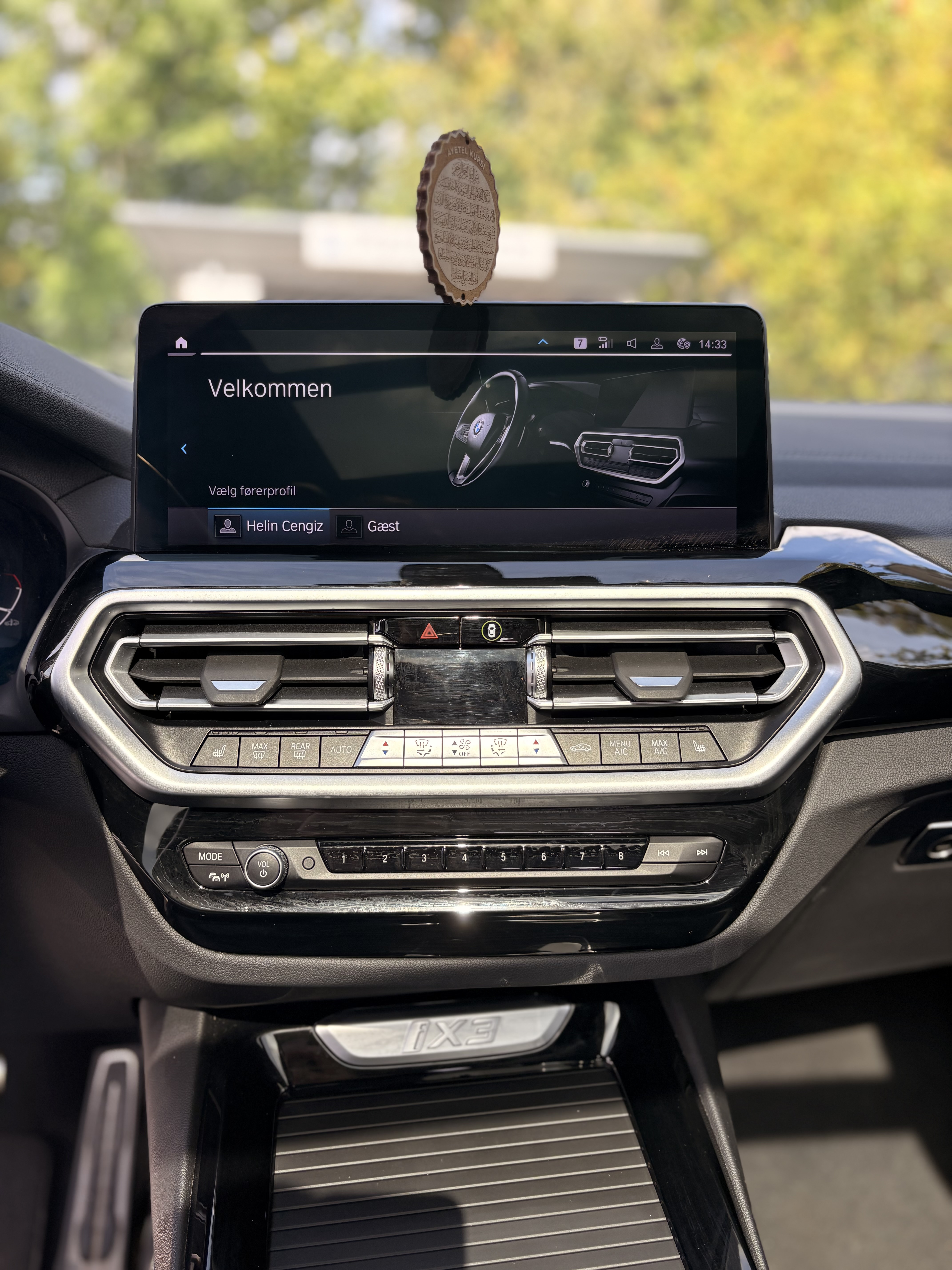Rød BMW iX3 fra 2023