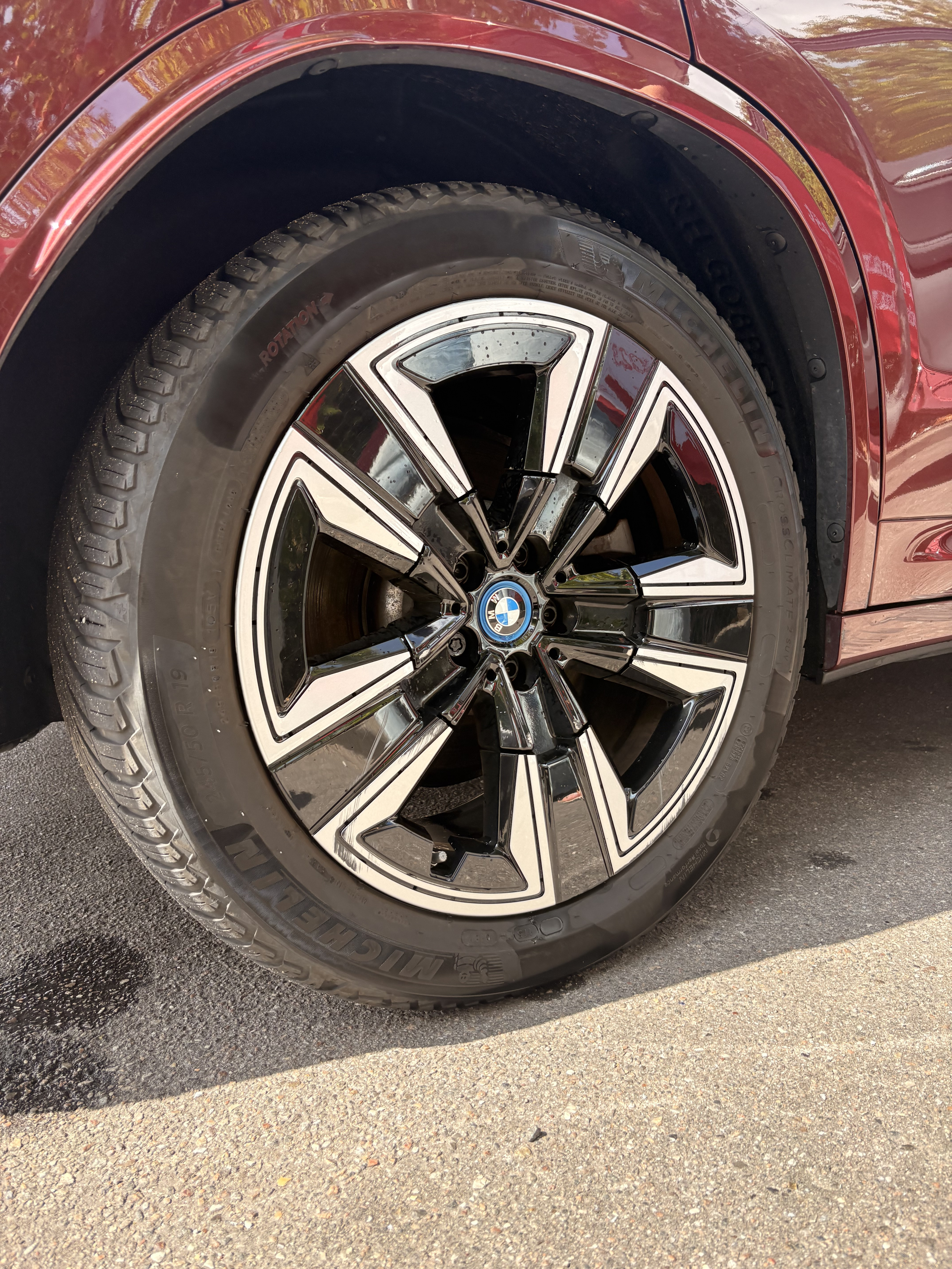 Rød BMW iX3 fra 2023