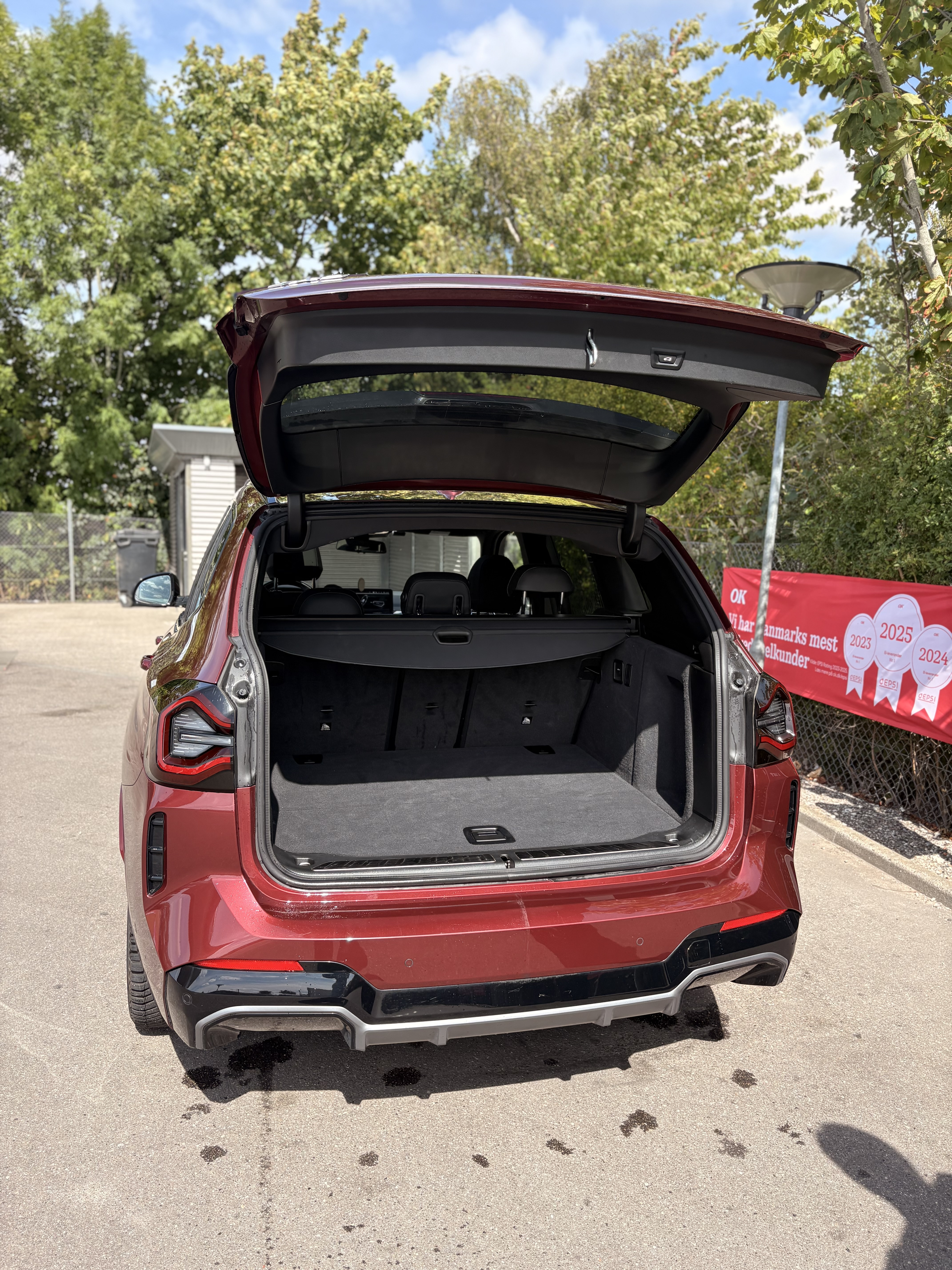 Rød BMW iX3 fra 2023