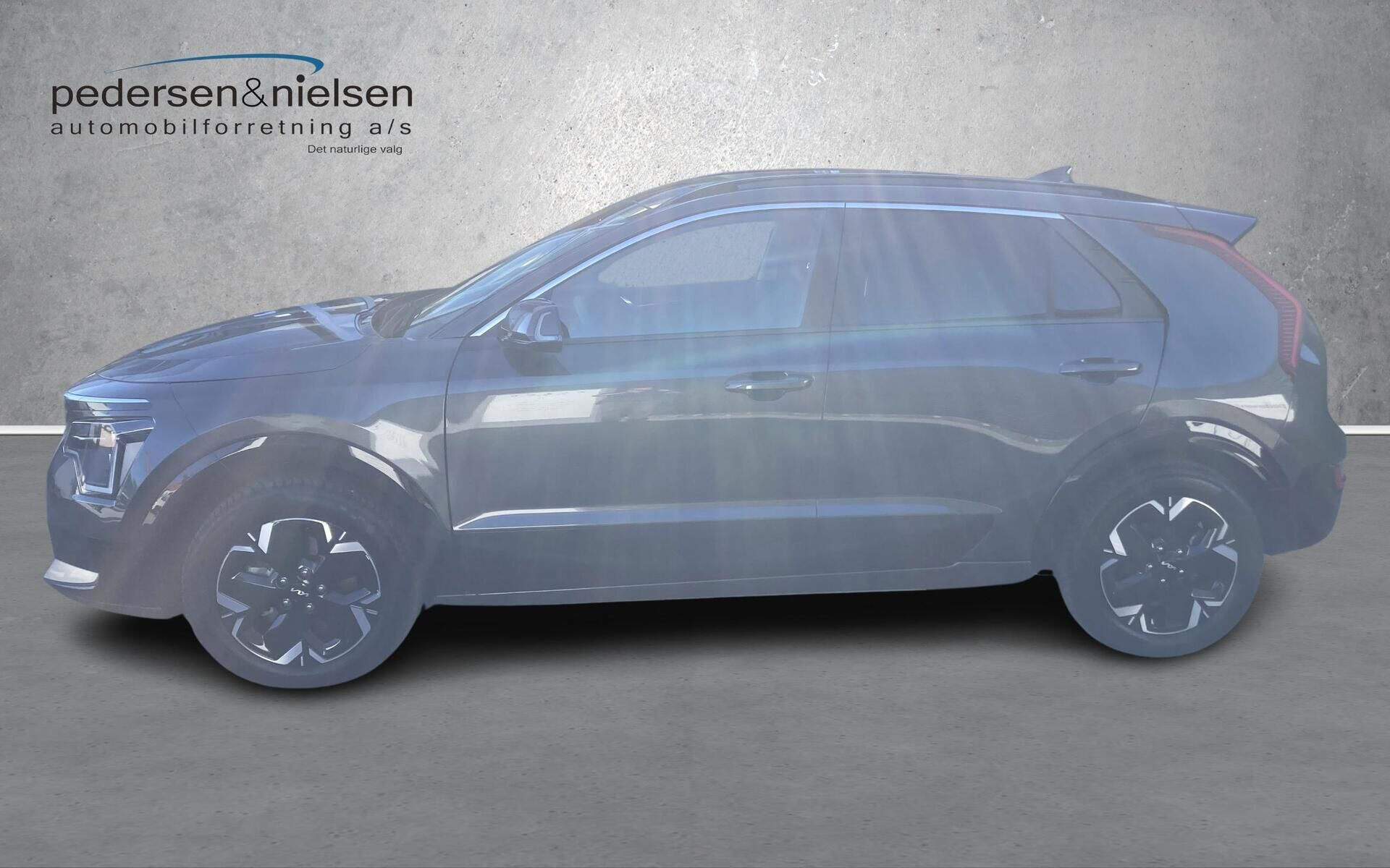 Grå Kia Niro EV fra 2024