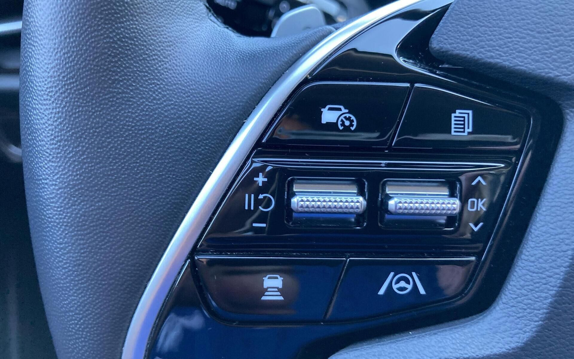 Grå Kia Niro EV fra 2024