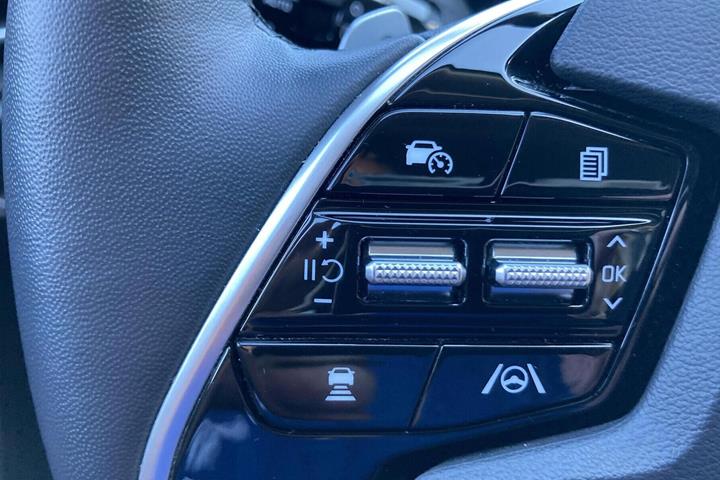 Grå Kia Niro EV fra 2024
