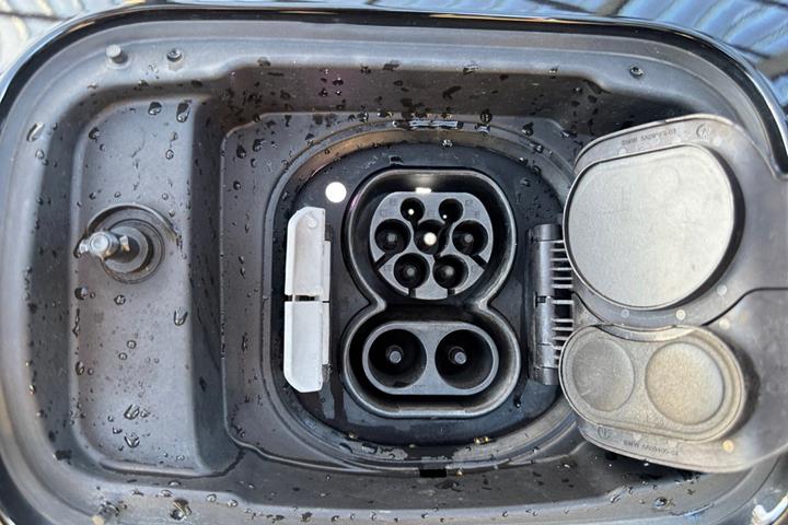 Sort BMW i4 fra 2022