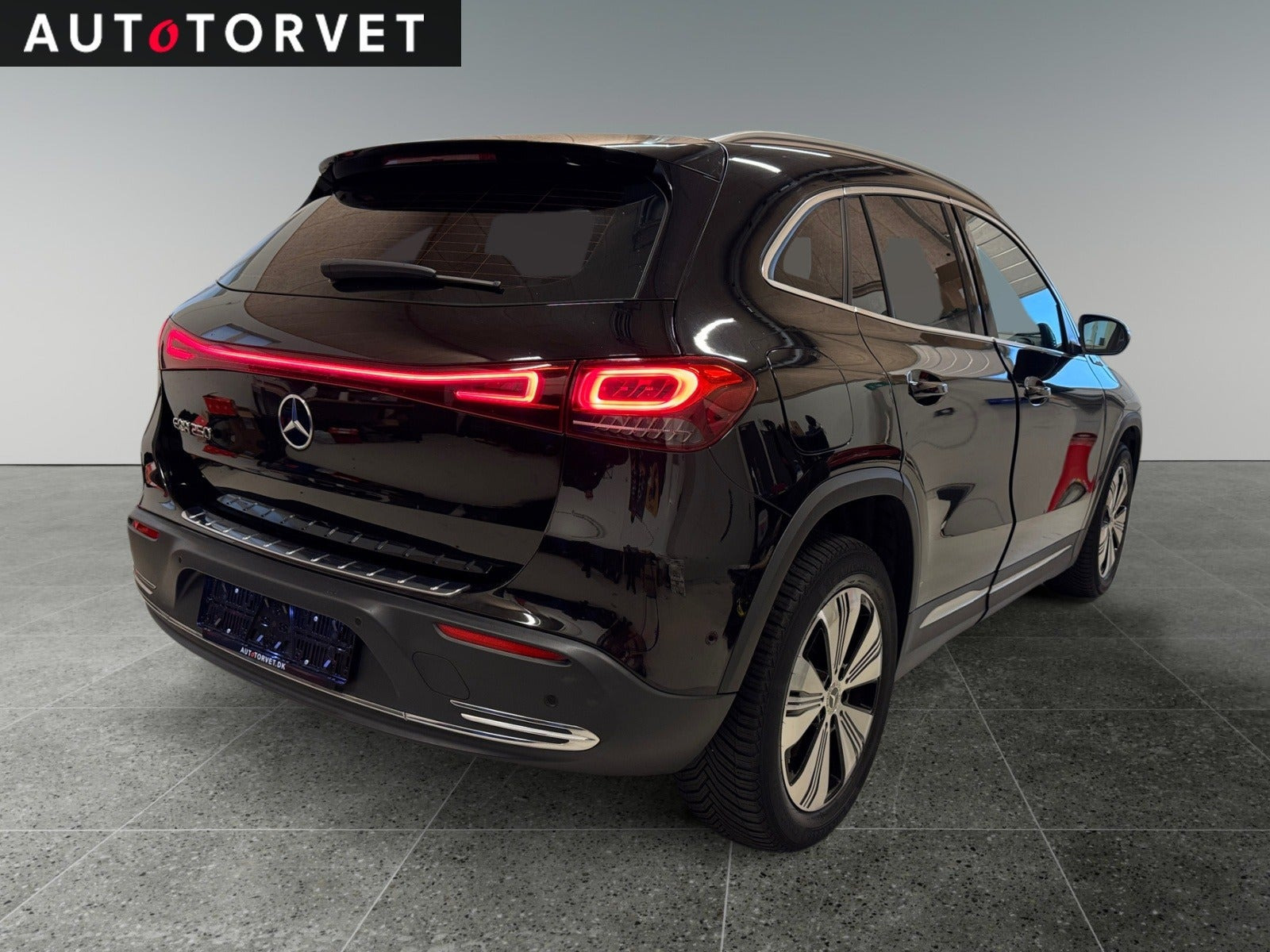 Sort Mercedes EQA250 fra 2021