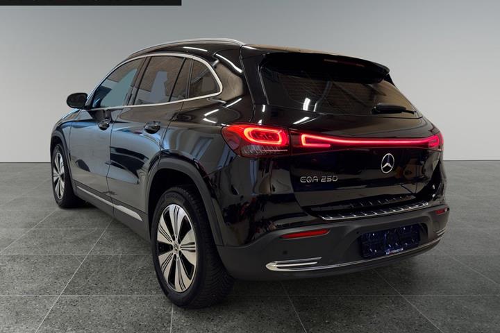 Sort Mercedes EQA250 fra 2021