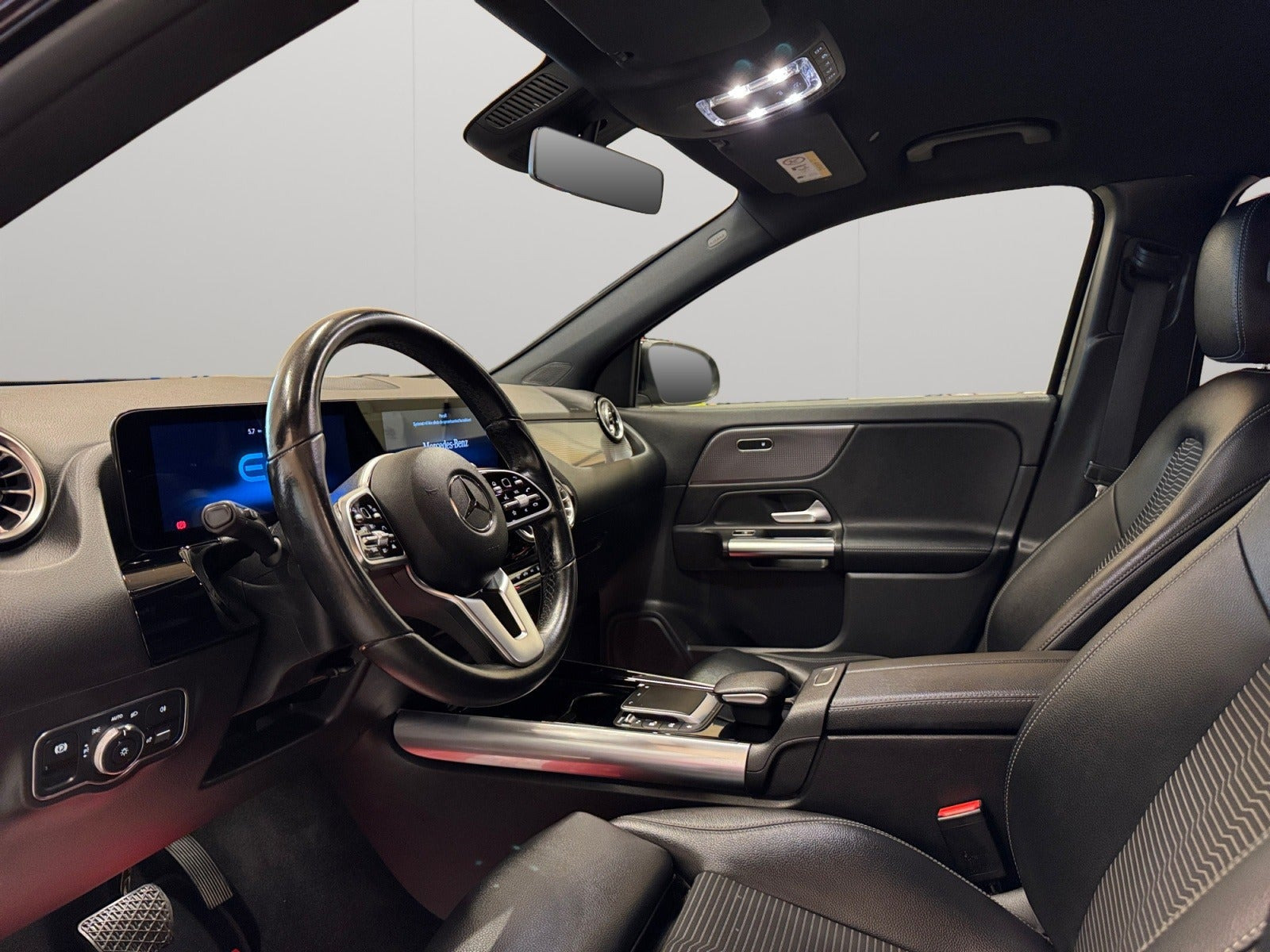 Sort Mercedes EQA250 fra 2021