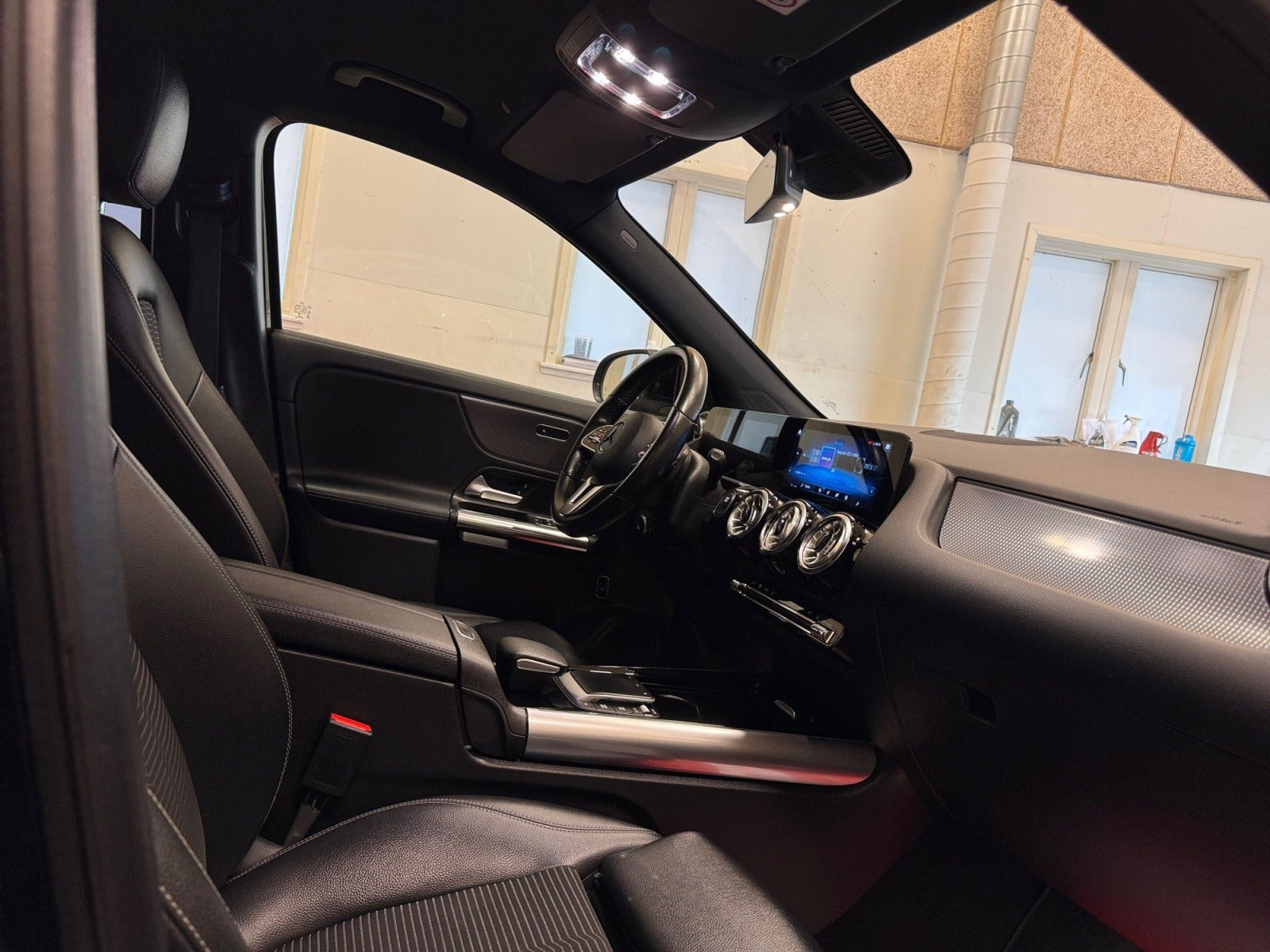 Sort Mercedes EQA250 fra 2021