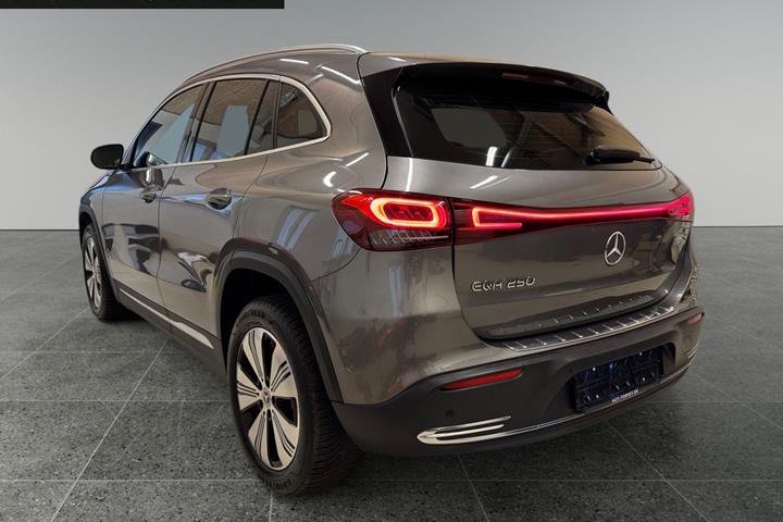 Grå Mercedes EQA250 fra 2021