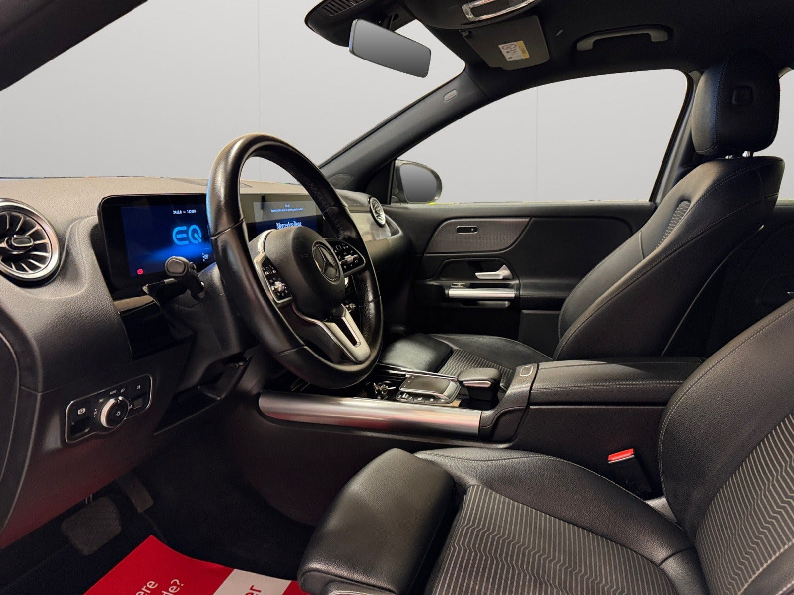 Grå Mercedes EQA250 fra 2021