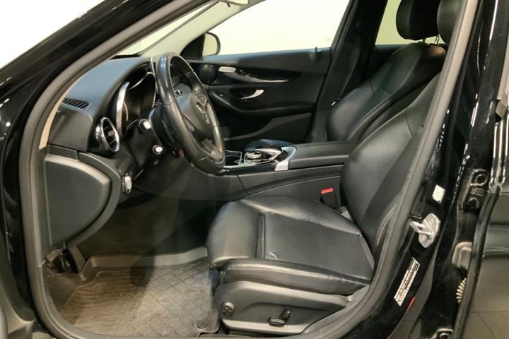 Sort Mercedes C220 d fra 2017