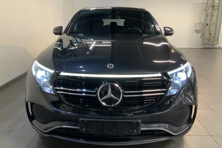 Grå Mercedes EQC400 fra 2023
